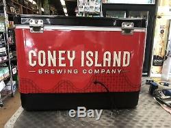 54qt Party Cooler Avec Bluetooth Haut-parleurs Coney Island Brewing Co. Limited Edition